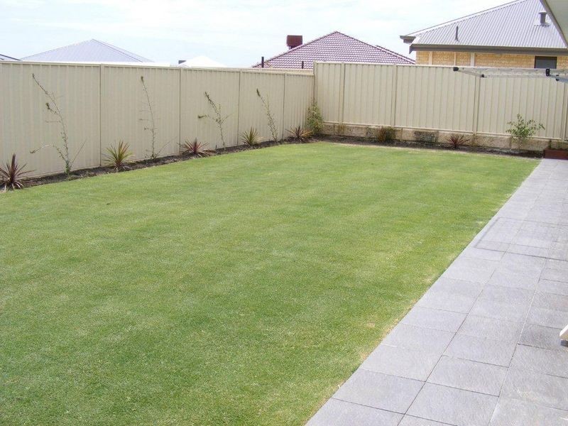 12 Gaston Drive, Secret Harbour WA 6173