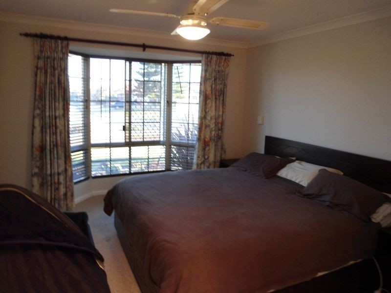 60 Grand Ocean Boulevard, Port Kennedy WA 6172