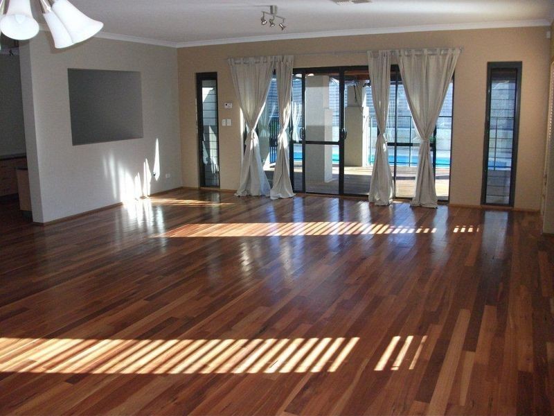 10 Bancoura Parkway, Secret Harbour WA 6173