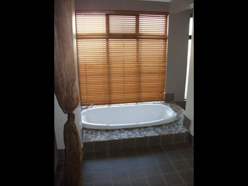 10 Bancoura Parkway, Secret Harbour WA 6173