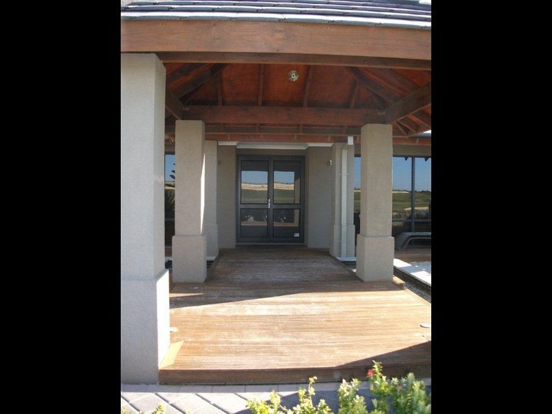 10 Bancoura Parkway, Secret Harbour WA 6173