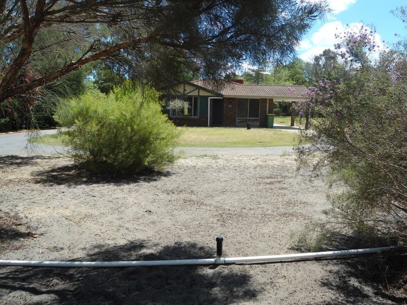 69 Mortimer Road, Wattleup WA 6166