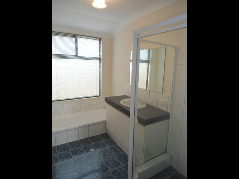 31 Santa Cruz Parkway, Secret Harbour WA 6173