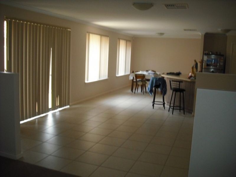 4 Dunsky Pass, Secret Harbour WA 6173