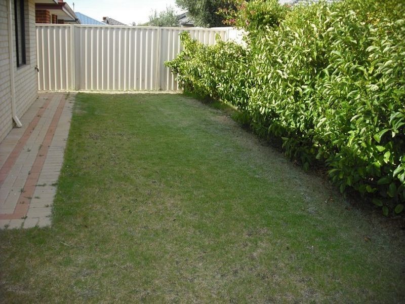 4 Dunsky Pass, Secret Harbour WA 6173