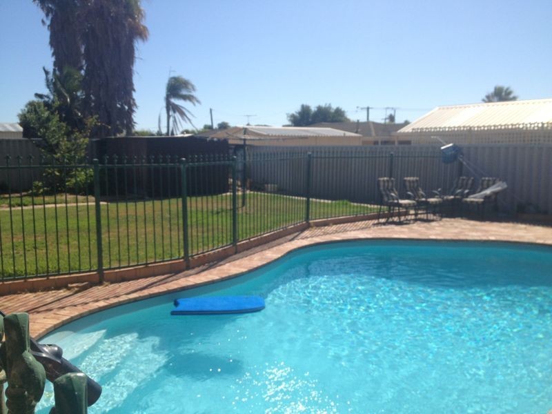 42 Minigwal Loop, Waikiki WA 6169