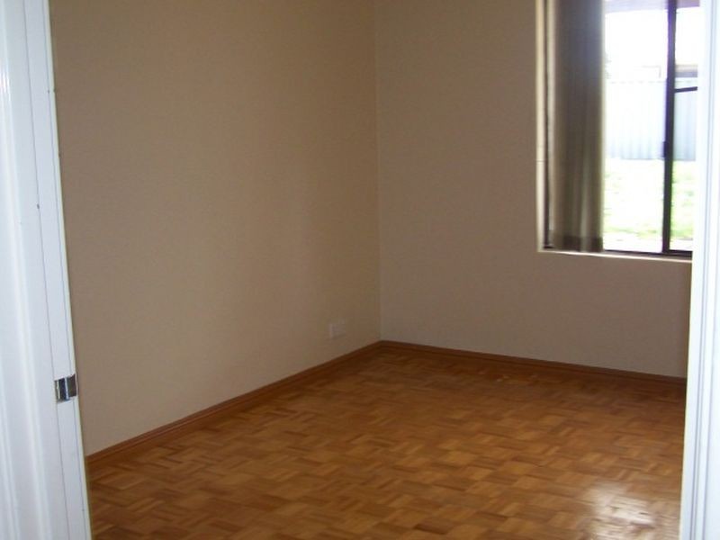 42 Minigwal Loop, Waikiki WA 6169