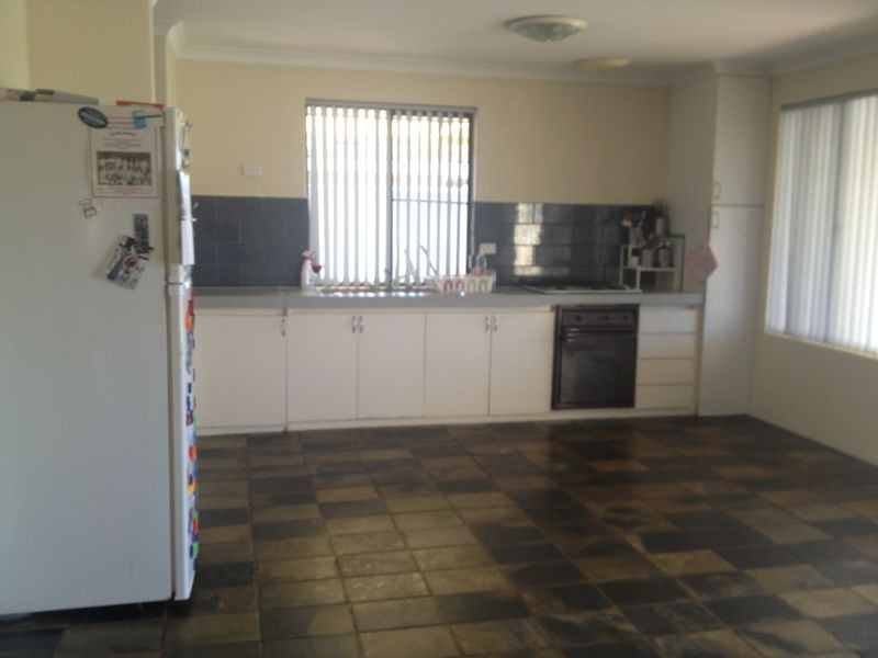 42 Minigwal Loop, Waikiki WA 6169