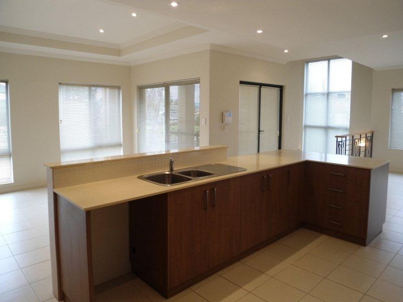 4/34 Lewington Street, Rockingham WA 6168