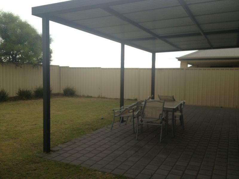 27 Frenchmans Crescent, Secret Harbour WA 6173