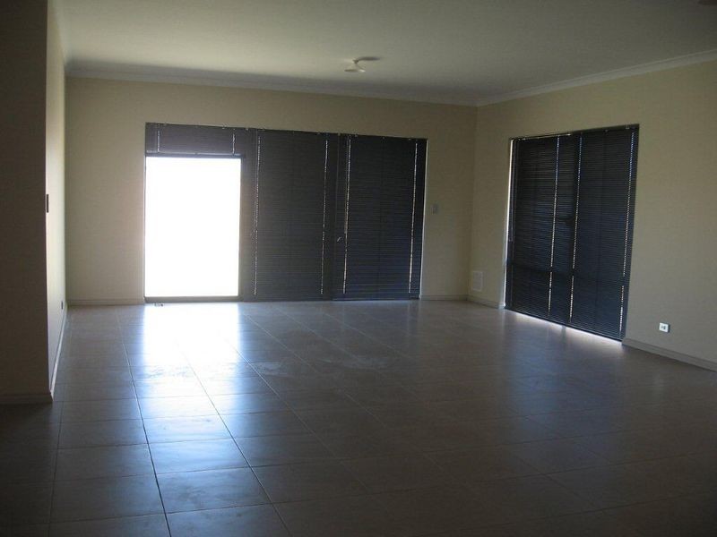 27 Frenchmans Crescent, Secret Harbour WA 6173