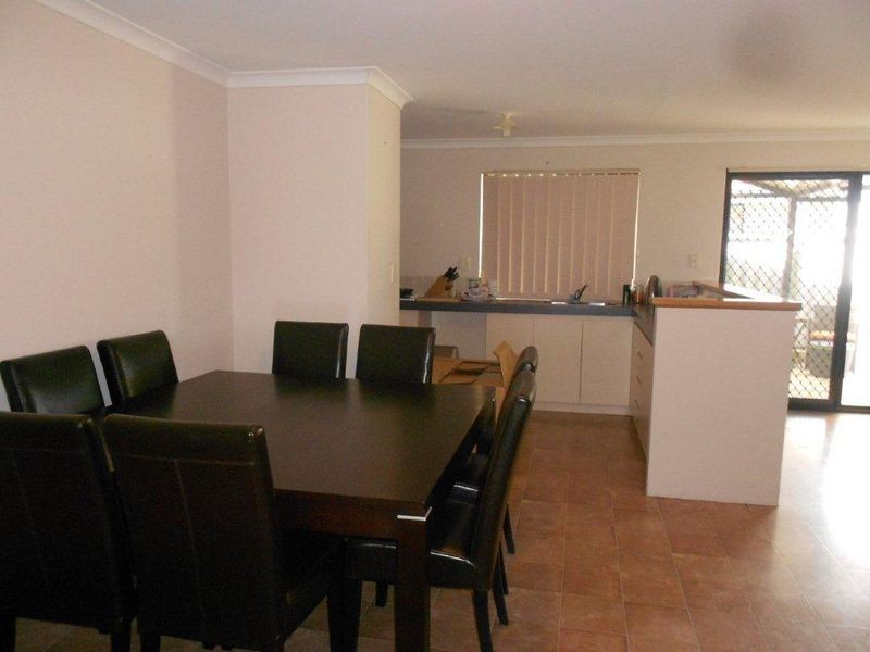 18 Carmana Lane, Warnbro WA 6169