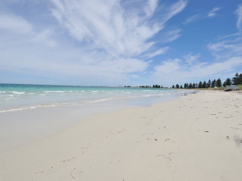 27 Seahaven Street, Safety Bay WA 6169