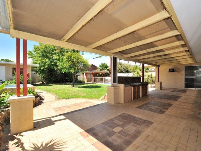 27 Seahaven Street, Safety Bay WA 6169