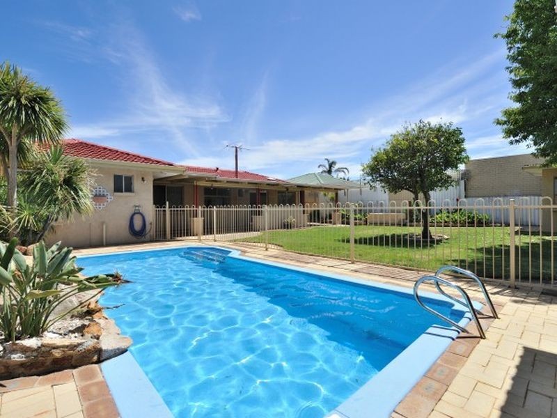 27 Seahaven Street, Safety Bay WA 6169