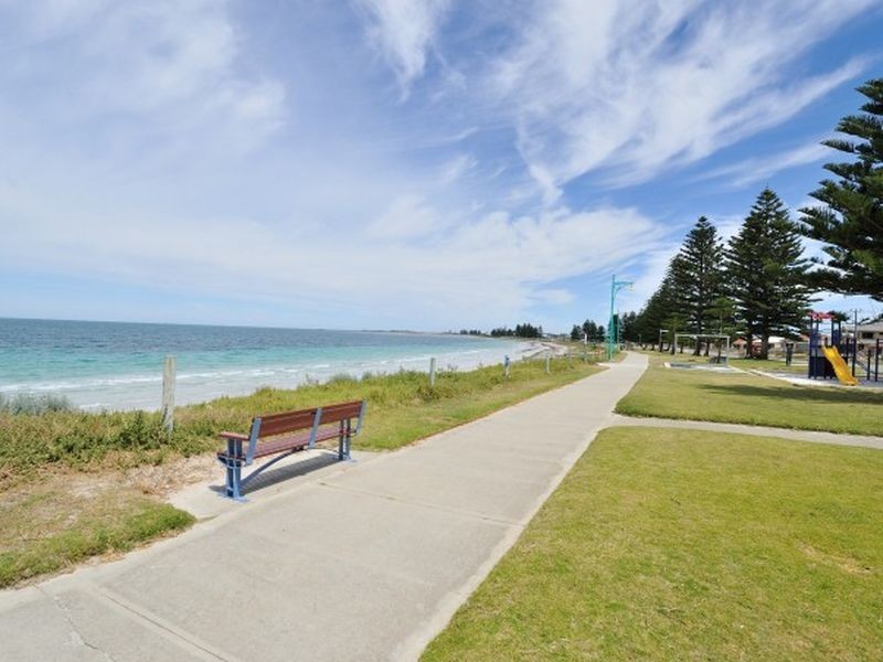 27 Seahaven Street, Safety Bay WA 6169