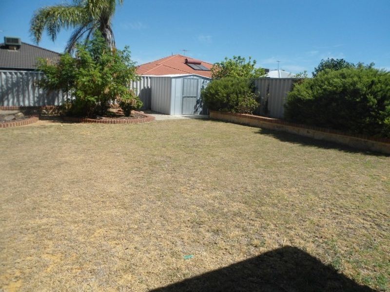 5 Bunda Place, Waikiki WA 6169