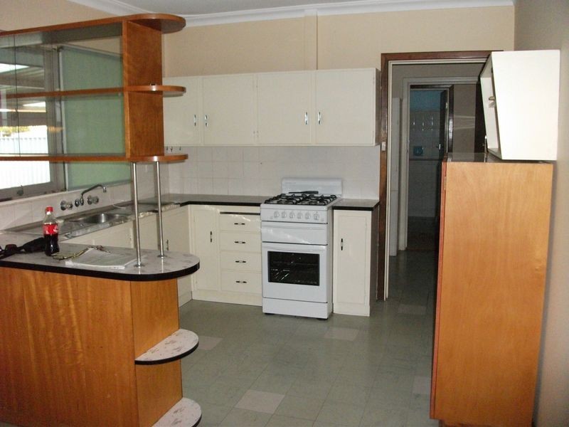 11 Stoner Street, Rockingham WA 6168