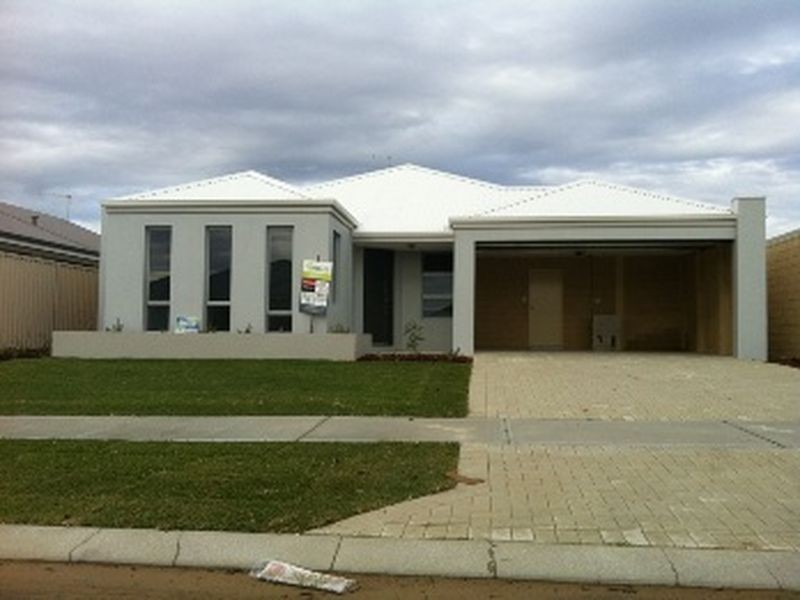 40 Sorrento Turn, Secret Harbour WA 6173