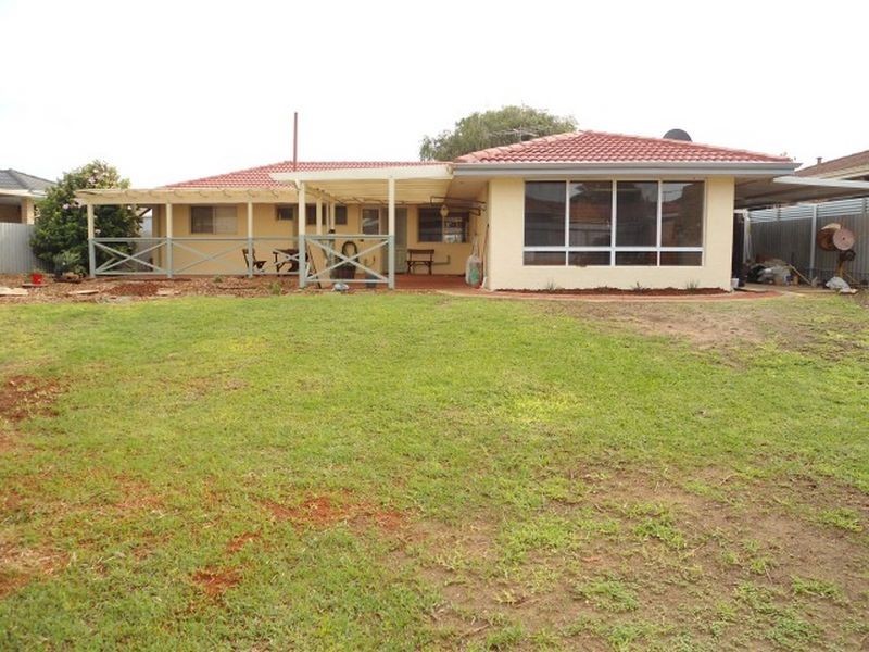 25 Okehampton Road,, Warnbro WA 6169