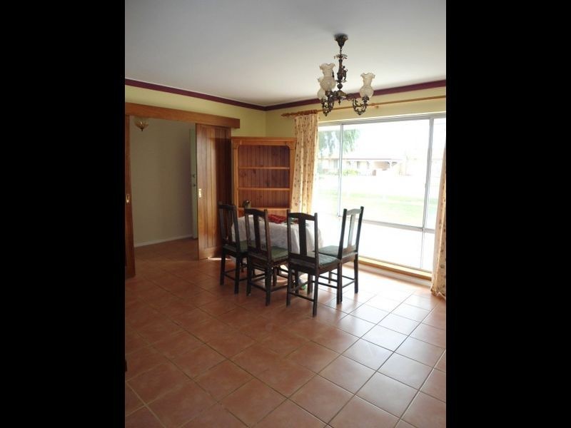 25 Okehampton Road,, Warnbro WA 6169