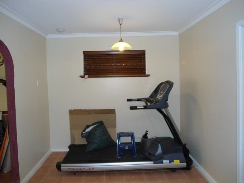 25 Okehampton Road,, Warnbro WA 6169