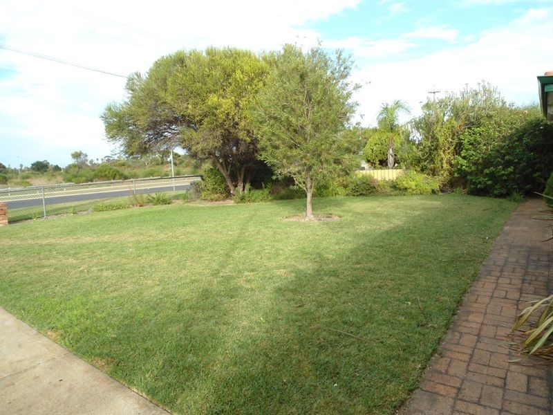 31 Lynda Crescent, Cooloongup WA 6168