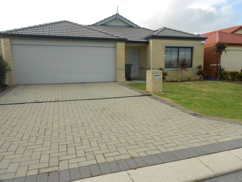 8 Dunsky Pass, Secret Harbour WA 6173