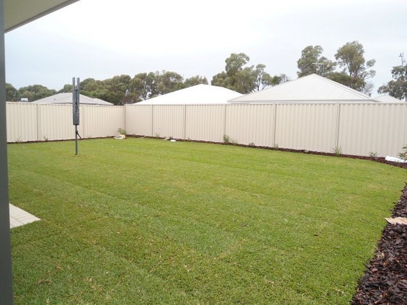 36 Sorrento Turn, Secret Harbour WA 6173