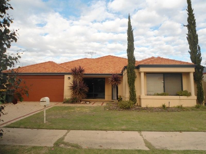 25 Coffs Bend, Secret Harbour WA 6173