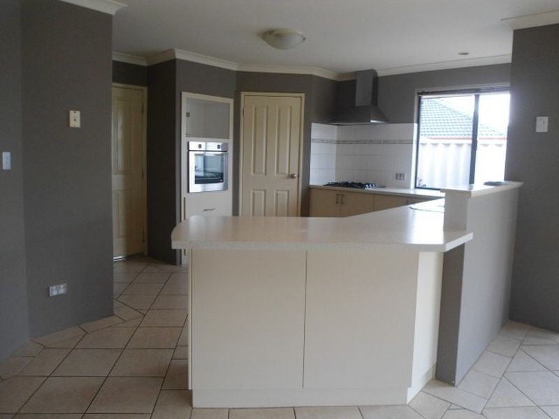 25 Coffs Bend, Secret Harbour WA 6173