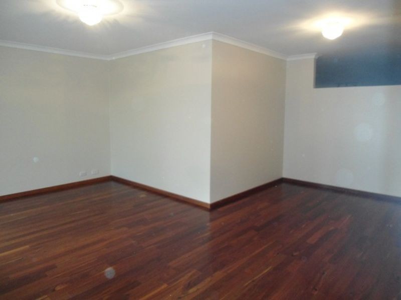 15 Jean Pierre Drive, Warnbro WA 6169