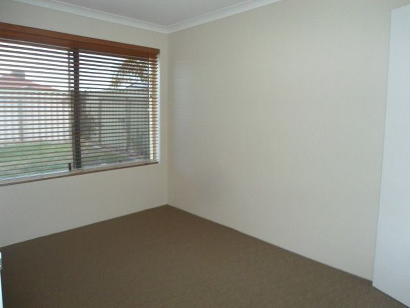 15 Jean Pierre Drive, Warnbro WA 6169