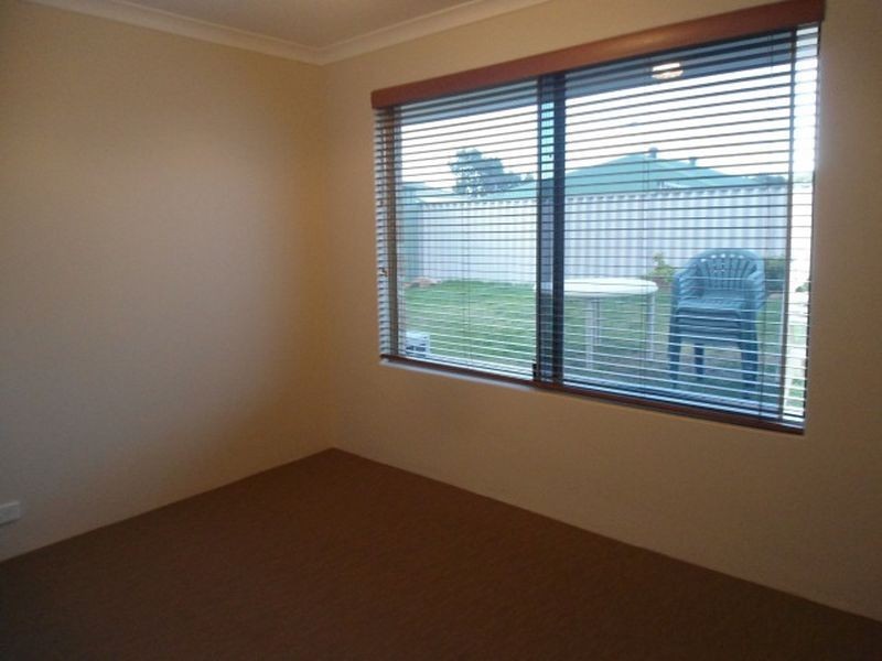 15 Jean Pierre Drive, Warnbro WA 6169