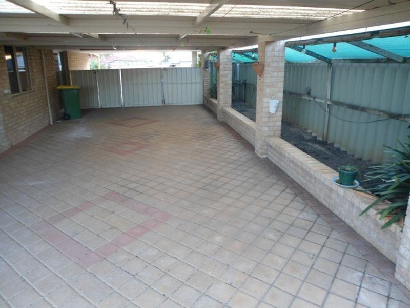 15 Jean Pierre Drive, Warnbro WA 6169
