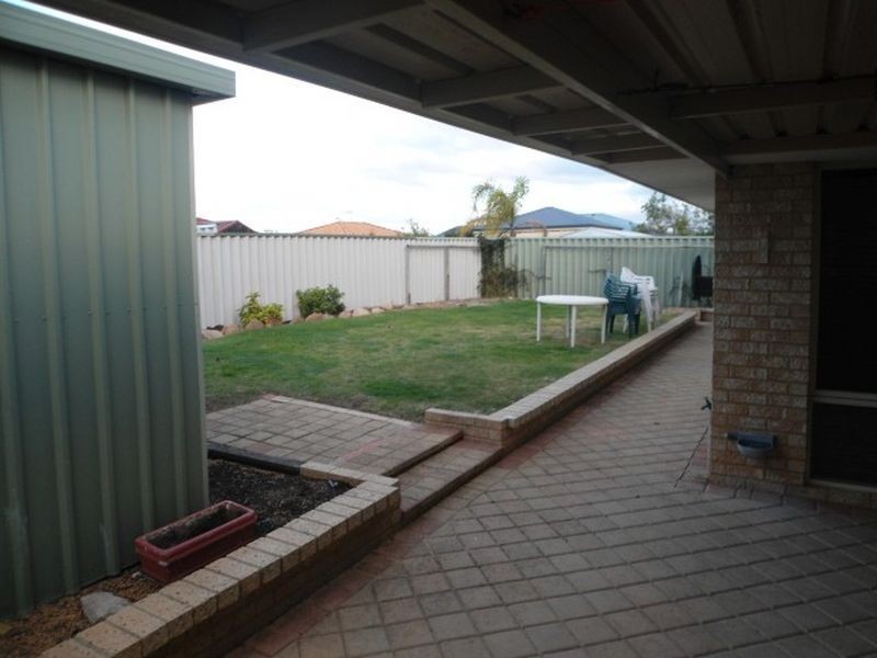 15 Jean Pierre Drive, Warnbro WA 6169