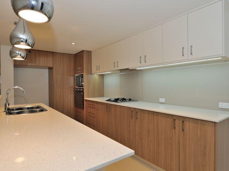 2/3 Rockingham Beach Road, Rockingham WA 6168