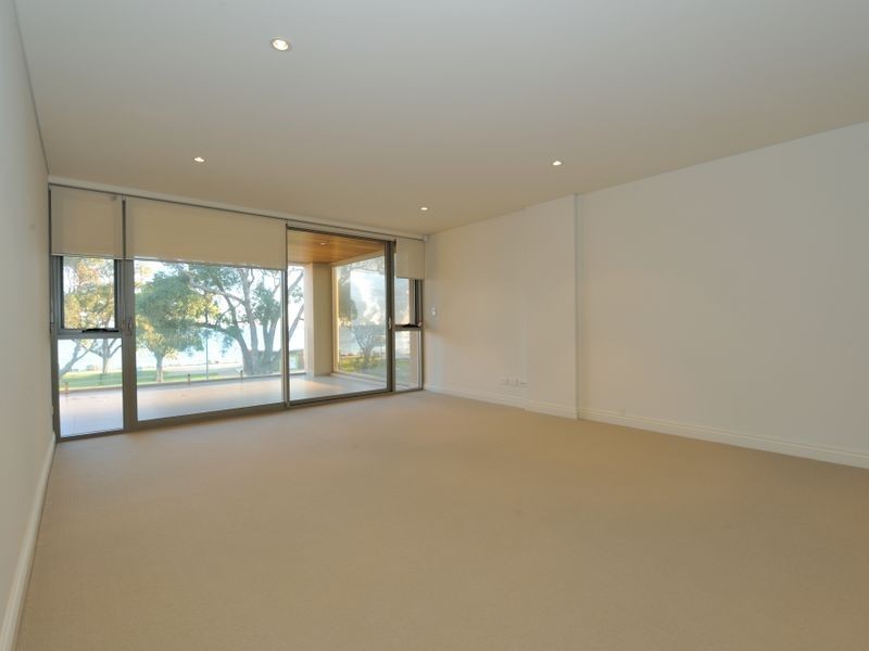 2/3 Rockingham Beach Road, Rockingham WA 6168