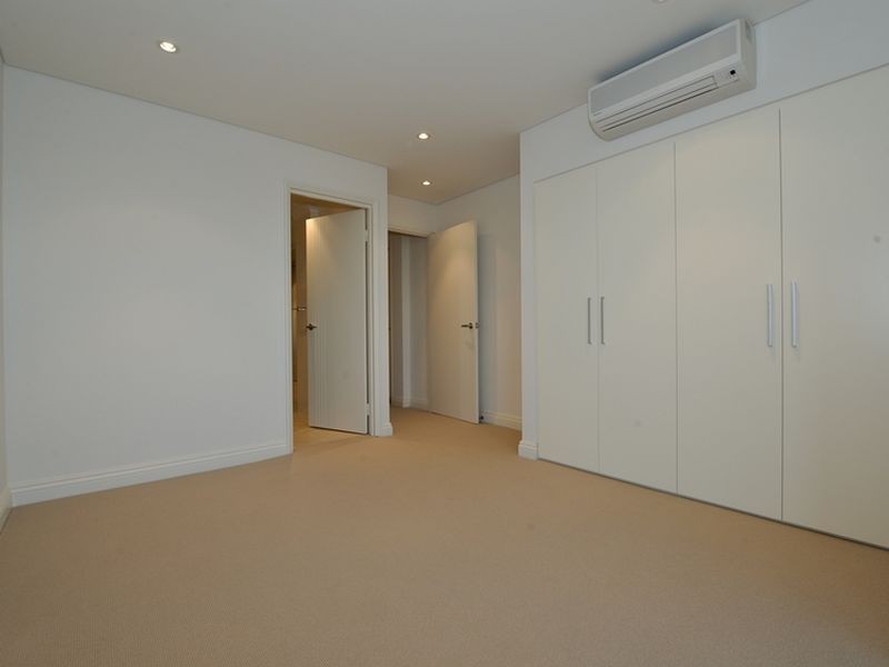 3/3 Rockingham Beach Road, Rockingham WA 6168