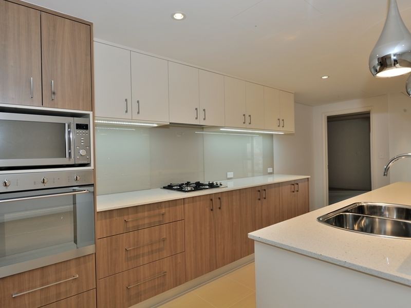 4/3 Rockingham Beach Road, Rockingham WA 6168