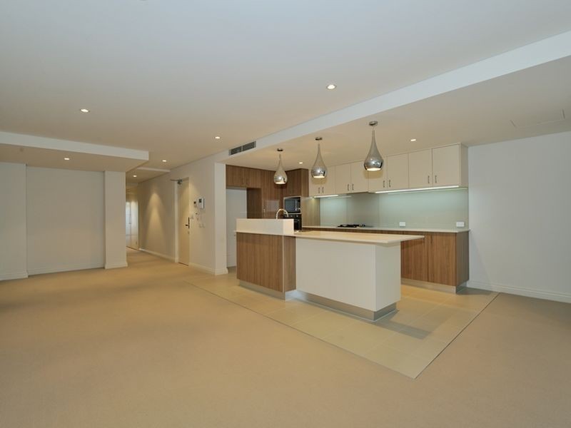 4/3 Rockingham Beach Road, Rockingham WA 6168