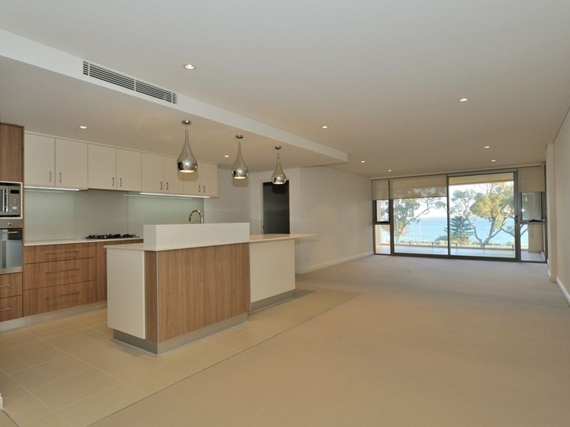 4/3 Rockingham Beach Road, Rockingham WA 6168