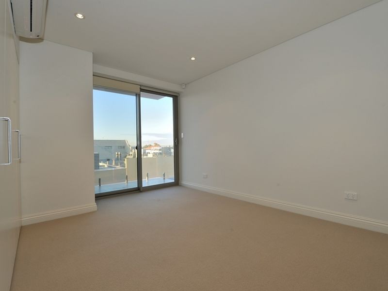 5/3 Rockingham Beach Road, Rockingham WA 6168