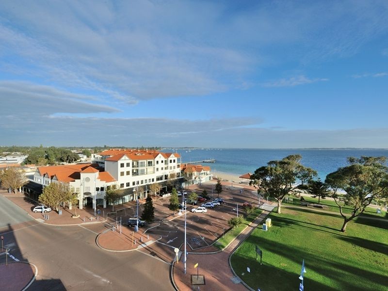 8/3 Rockingham Beach Road, Rockingham WA 6168