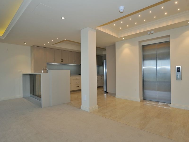 8/3 Rockingham Beach Road, Rockingham WA 6168