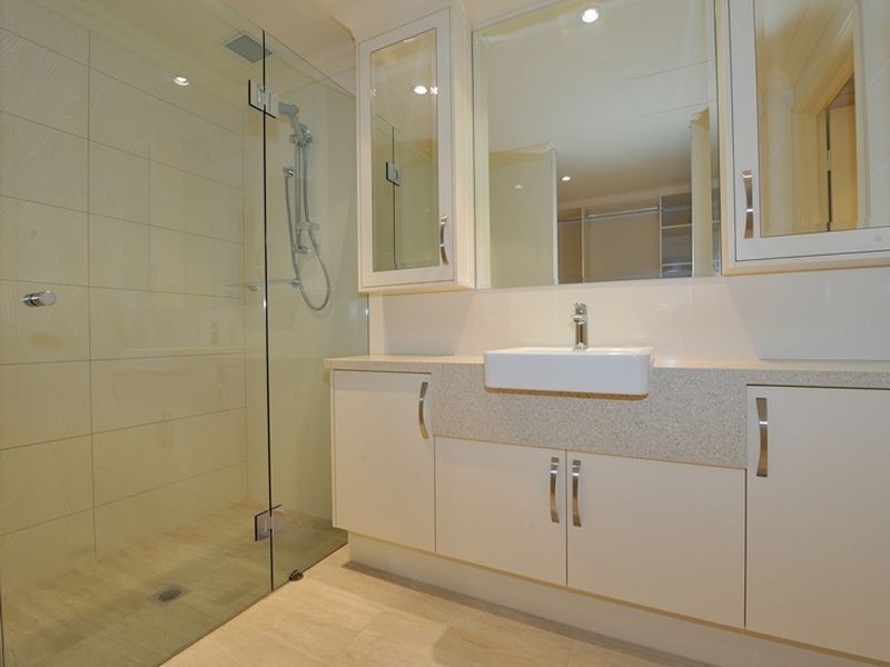 8/3 Rockingham Beach Road, Rockingham WA 6168