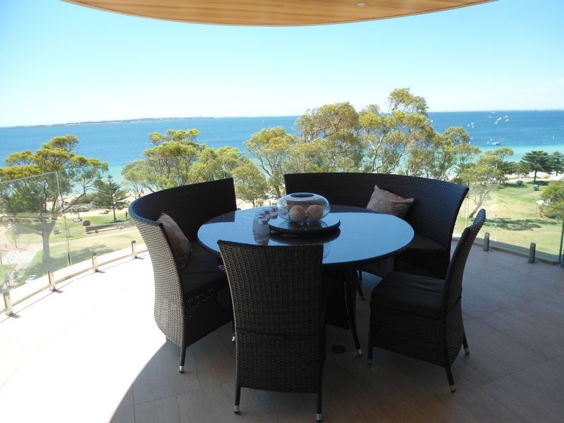 9/3 Rockingham Beach Road, Rockingham WA 6168