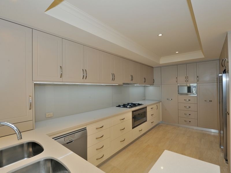 9/3 Rockingham Beach Road, Rockingham WA 6168