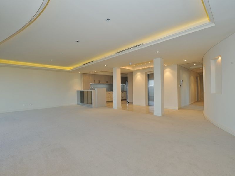 9/3 Rockingham Beach Road, Rockingham WA 6168