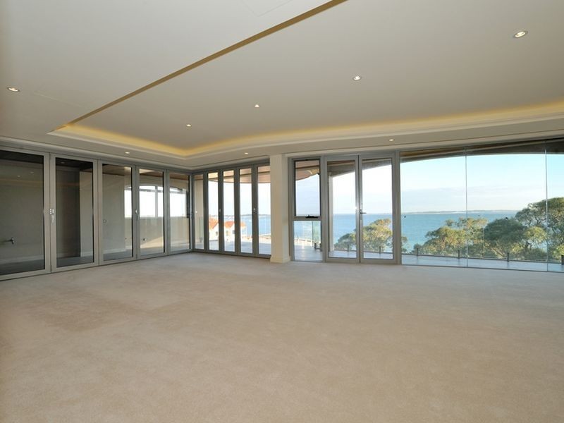 9/3 Rockingham Beach Road, Rockingham WA 6168